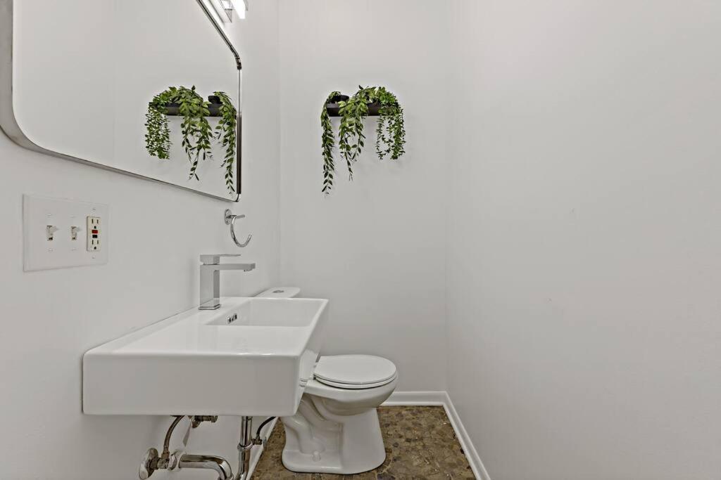 The Penthouse, Lux Stay Near Downtown, Uofc & Lake شيكاغو المظهر الخارجي الصورة